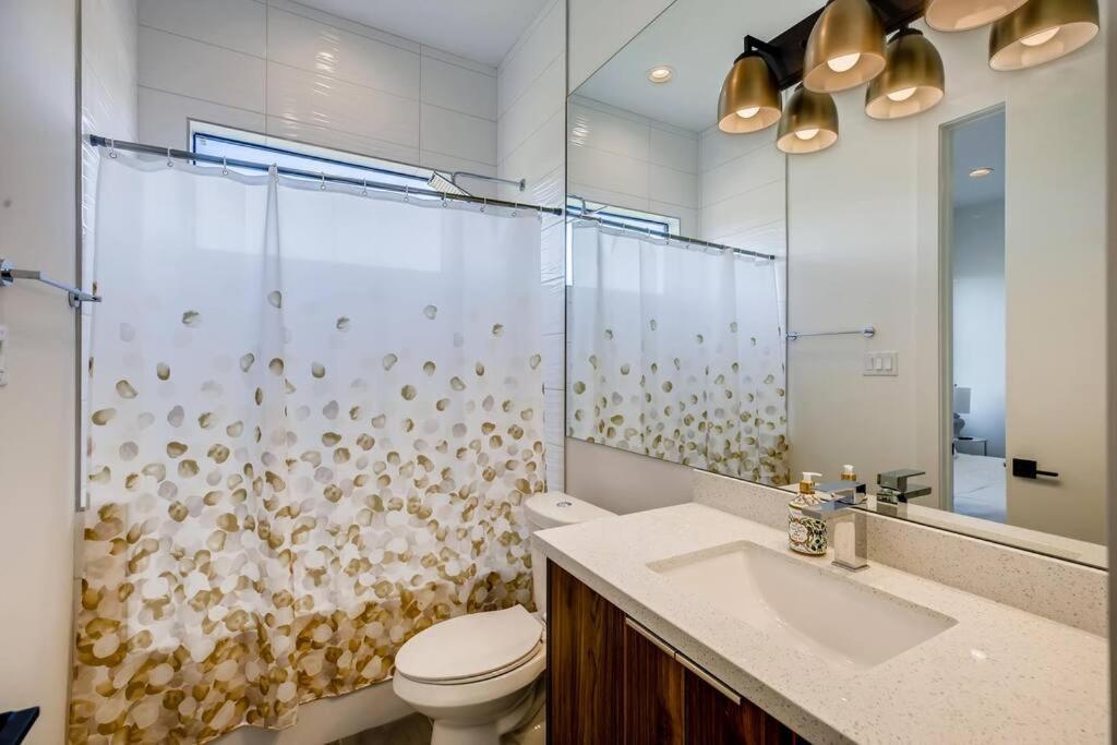 4 Story Home Mins To Downtown Houston With City Views Exteriér fotografie