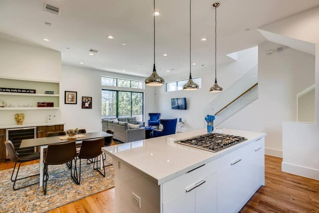 4 Story Home Mins To Downtown Houston With City Views Exteriér fotografie