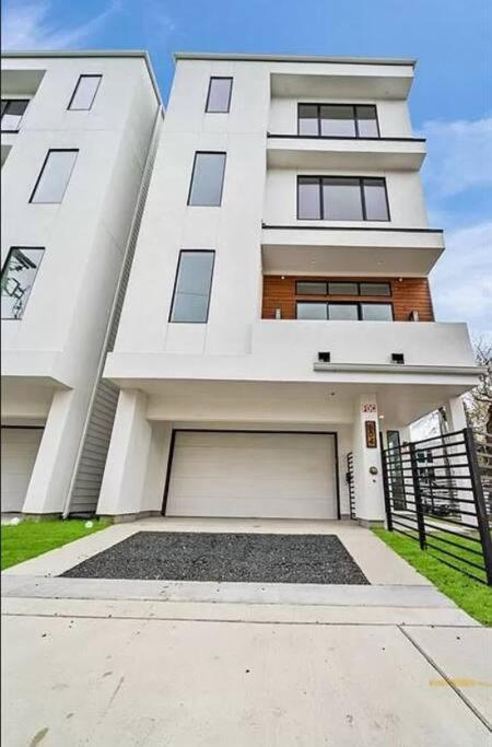 4 Story Home Mins To Downtown Houston With City Views Exteriér fotografie