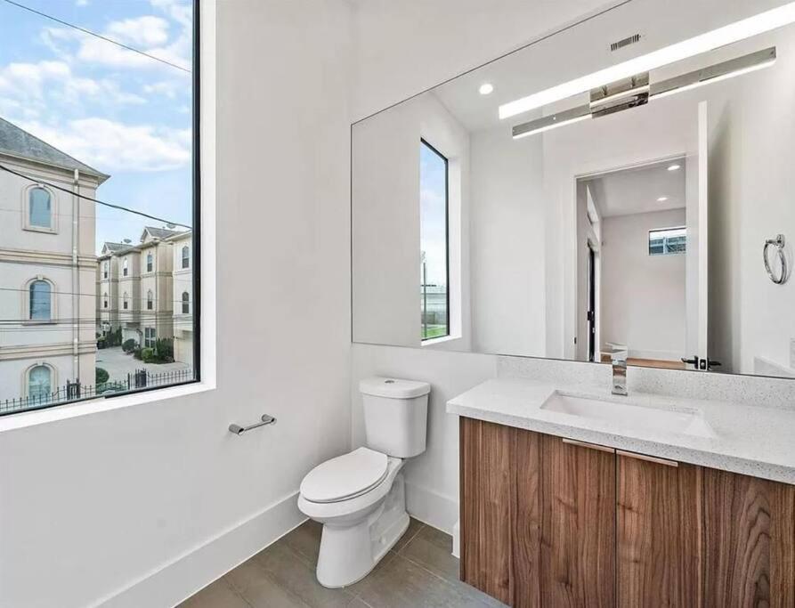 4 Story Home Mins To Downtown Houston With City Views Exteriér fotografie