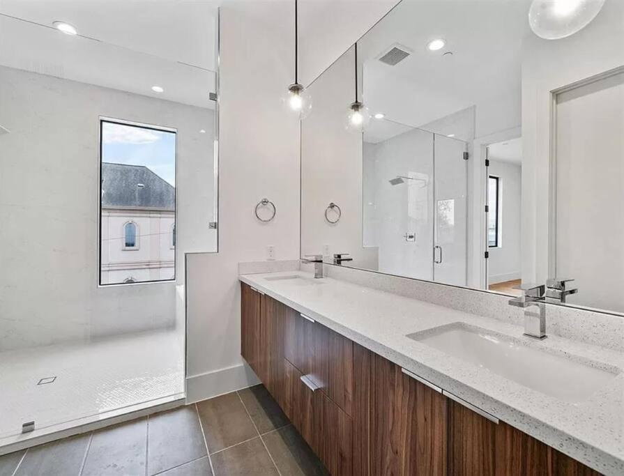 4 Story Home Mins To Downtown Houston With City Views Exteriér fotografie